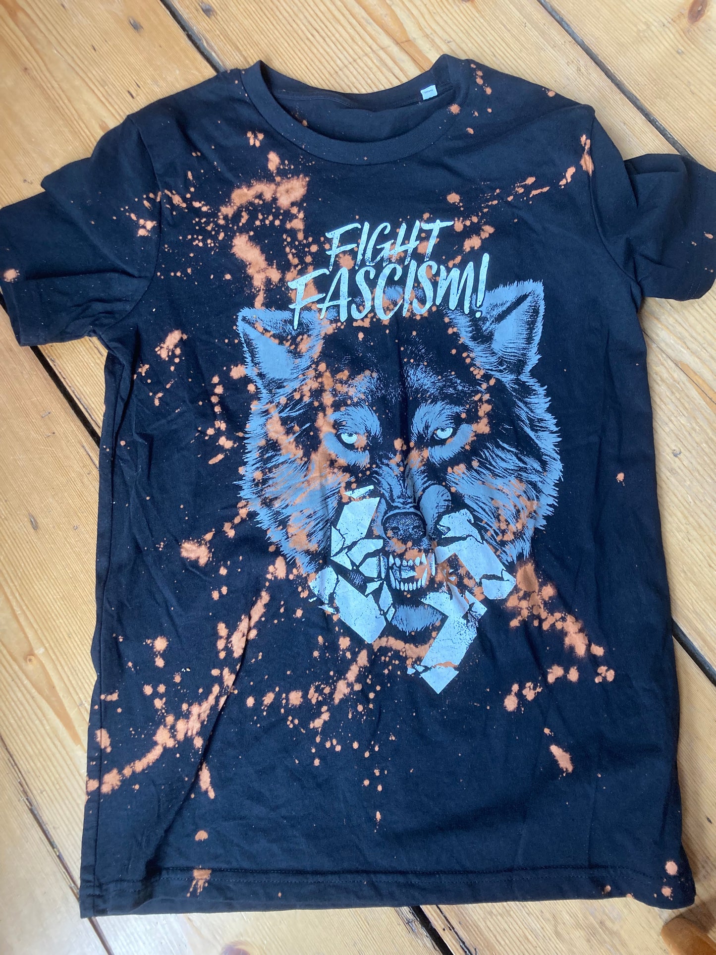 FIGHT FASCISM BLEACHED SHIRT