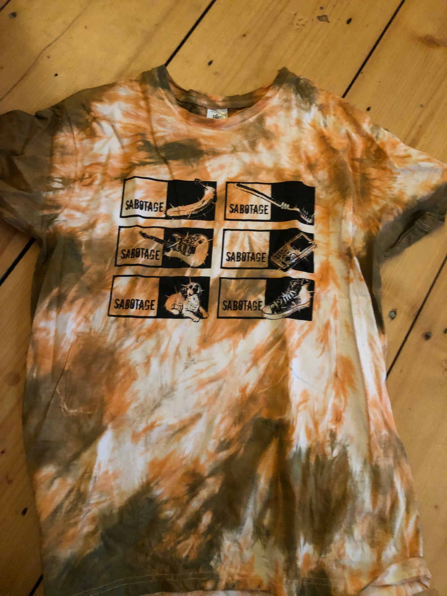 SABOTAGE TIE-DYED SHIRT