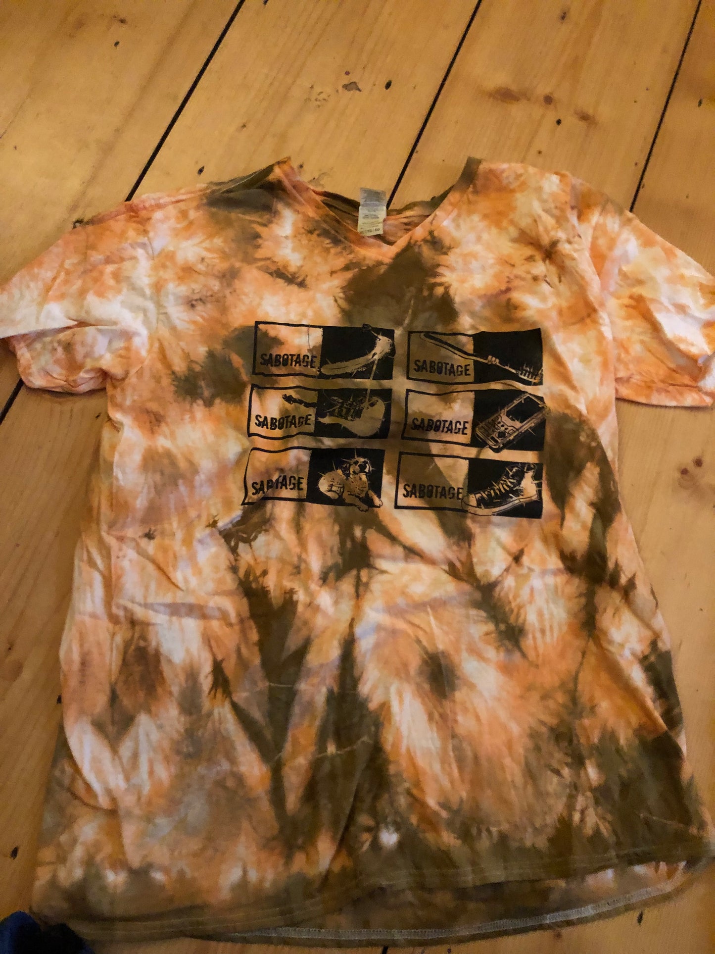 SABOTAGE TIE DYE V -NECK SHIRT